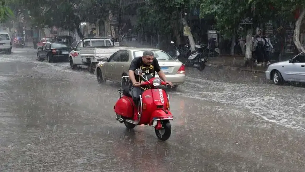 توقعات بشبورة مائية صباحية وفرص أمطار على مناطق متفرقة في مصر